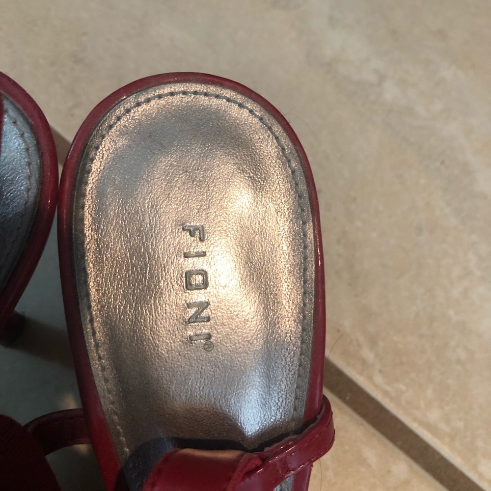 Low heel pumps